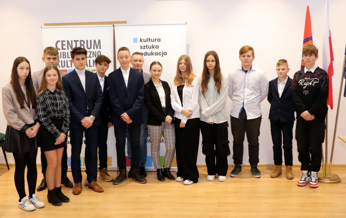 Zdjęcie do I Inauguracyjna sesja Młodzieżowej Rady Gminy Kamienna G&oacute;ra