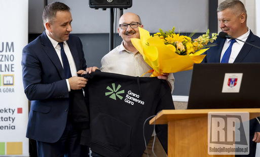 Zdjęcie do Uroczyste podziękowania dla Sylwestra Wańczyka