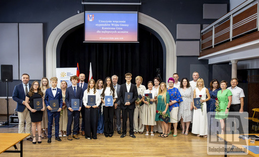 Zdjęcie do Młodzi mieszkańcy gminy Kamienna G&oacute;ra nagrodzeni za osiągnięcia